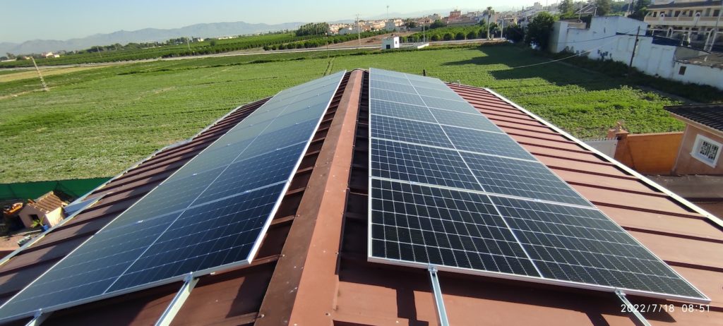 8,2 kWp de placas solares en vivienda de Daya Nueva